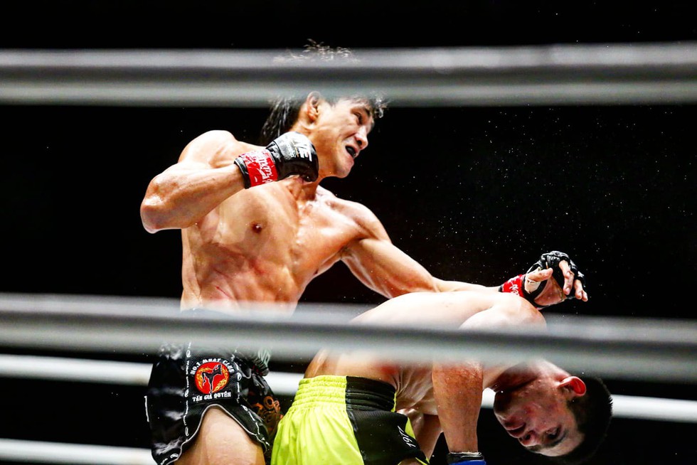 Đại chiến tưng bừng trong lần đầu tiên One Championship đến VN - Ảnh 8. Đại chiến tưng bừng trong lần đầu tiên One Championship đến VN - Ảnh 8.