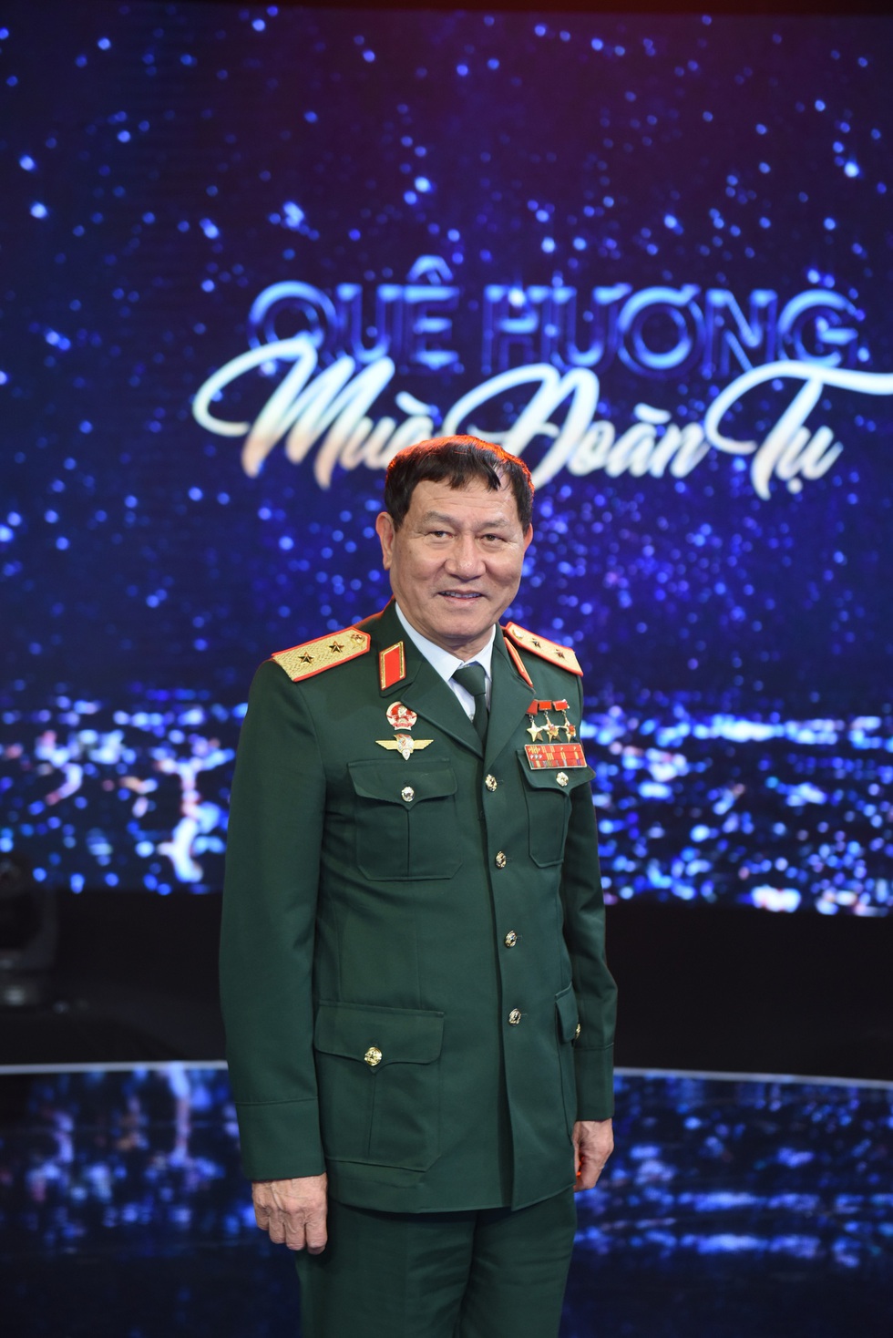 NSND Đặng Thái Sơn và người mẹ 102 tuổi tham gia cuộc đoàn tụ lớn trên truyền hình - Ảnh 6. NSND Đặng Thái Sơn và người mẹ 102 tuổi tham gia cuộc đoàn tụ lớn trên truyền hình - Ảnh 6.