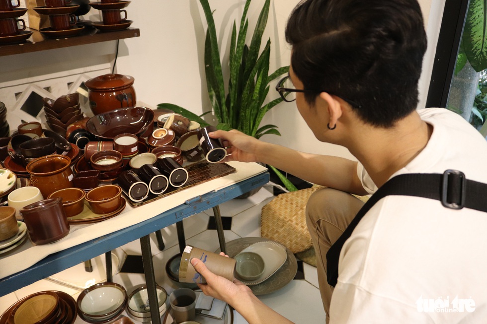 Độc đáo phiên chợ đồ gốm trong quán cafe - Ảnh 3. Độc đáo phiên chợ đồ gốm trong quán cafe - Ảnh 3.