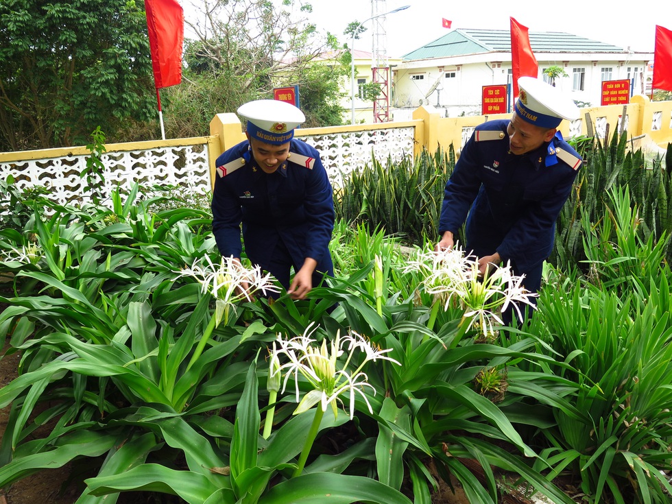 Chùm ảnh tết sớm ở đảo tiền tiêu Bạch Long Vĩ - Ảnh 6. Chùm ảnh tết sớm ở đảo tiền tiêu Bạch Long Vĩ - Ảnh 6.