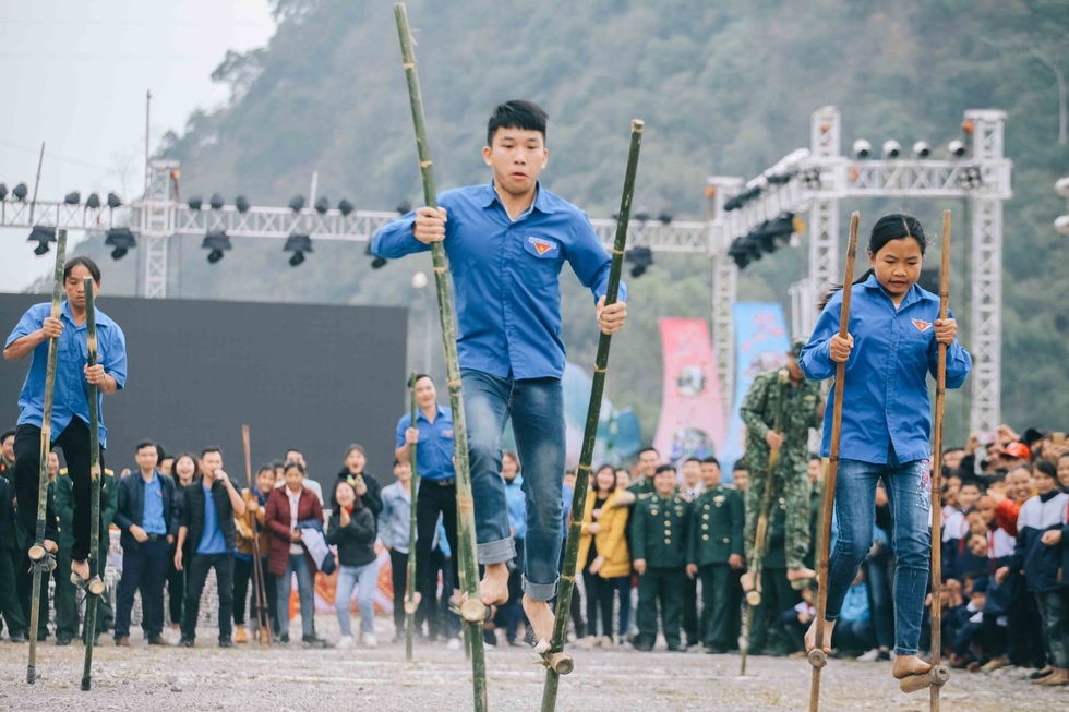 Bánh chưng xanh ấm áp tình quân dân biên giới - Ảnh 8. Bánh chưng xanh ấm áp tình quân dân biên giới - Ảnh 8.