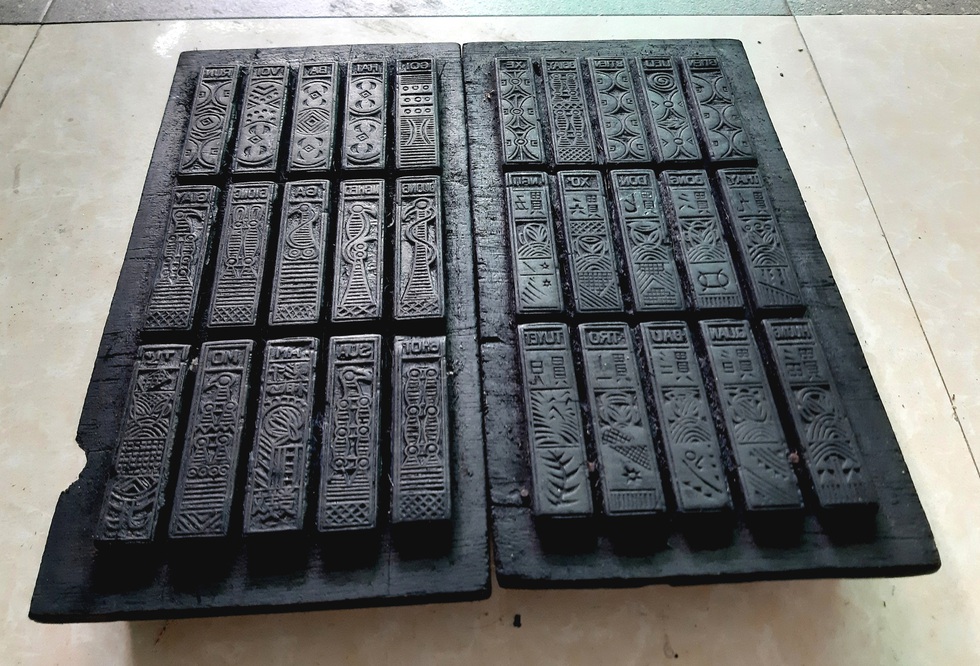 Chỉ còn một nghệ nhân duy nhất làm bài tới - Ảnh 16. Chỉ còn một nghệ nhân duy nhất làm bài tới - Ảnh 16.