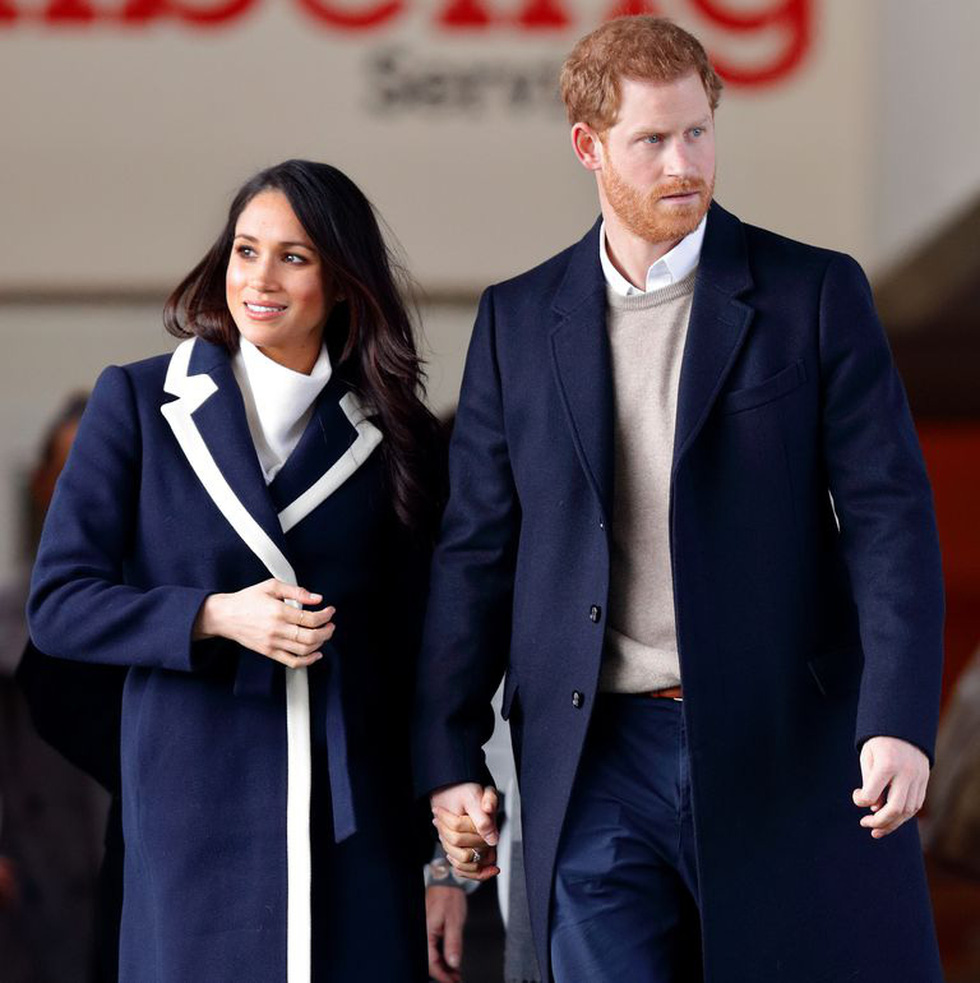 meghan-markle-and-prince-harry-depart-after-visiting-news-photo-1579008339-1579058598635507042328.jpg