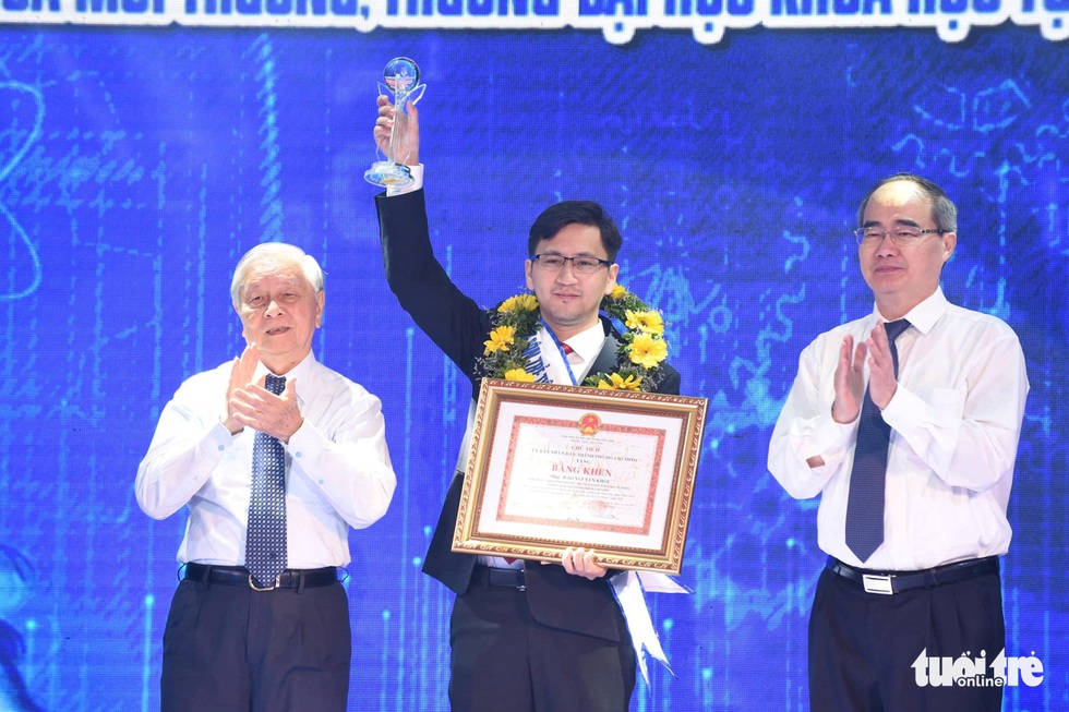 Tuyên dương 12 công dân trẻ TP.HCM: tuổi trẻ tài cao, bản lĩnh - Ảnh 1. Tuyên dương 12 công dân trẻ TP.HCM: tuổi trẻ tài cao, bản lĩnh - Ảnh 1.