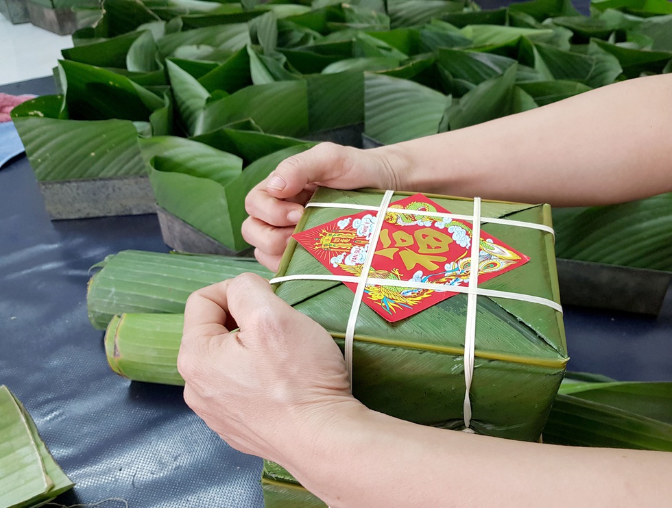 Tiểu đội nông dân Huế ‘cưỡi’ phi cơ vô Sài Gòn gói bánh chưng, bánh tét - Ảnh 9. Tiểu đội nông dân Huế ‘cưỡi’ phi cơ vô Sài Gòn gói bánh chưng, bánh tét - Ảnh 9.