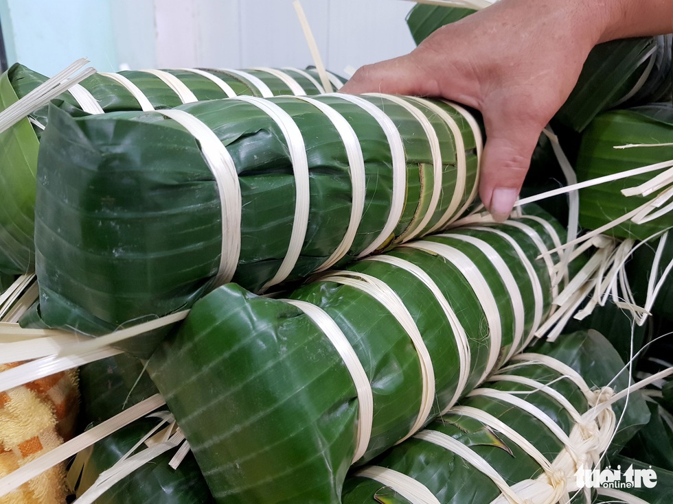 Tiểu đội nông dân Huế ‘cưỡi’ phi cơ vô Sài Gòn gói bánh chưng, bánh tét - Ảnh 8. Tiểu đội nông dân Huế ‘cưỡi’ phi cơ vô Sài Gòn gói bánh chưng, bánh tét - Ảnh 8.