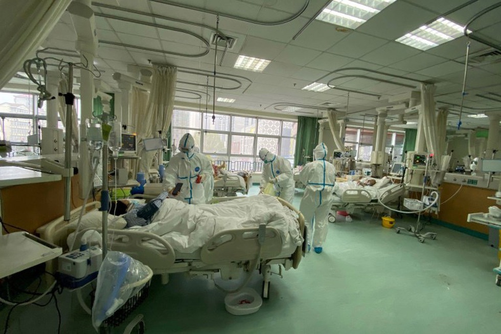 Những gì diễn ra bên trong bệnh viện tại Vũ Hán? - Ảnh 4. Những gì diễn ra bên trong bệnh viện tại Vũ Hán? - Ảnh 4.