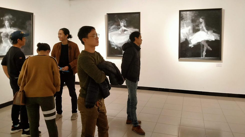 Ba họa sĩ Sài Gòn mang tâm tình đất phương Nam đến Hà Nội khai xuân - Ảnh 1. Ba họa sĩ Sài Gòn mang tâm tình đất phương Nam đến Hà Nội khai xuân - Ảnh 1.