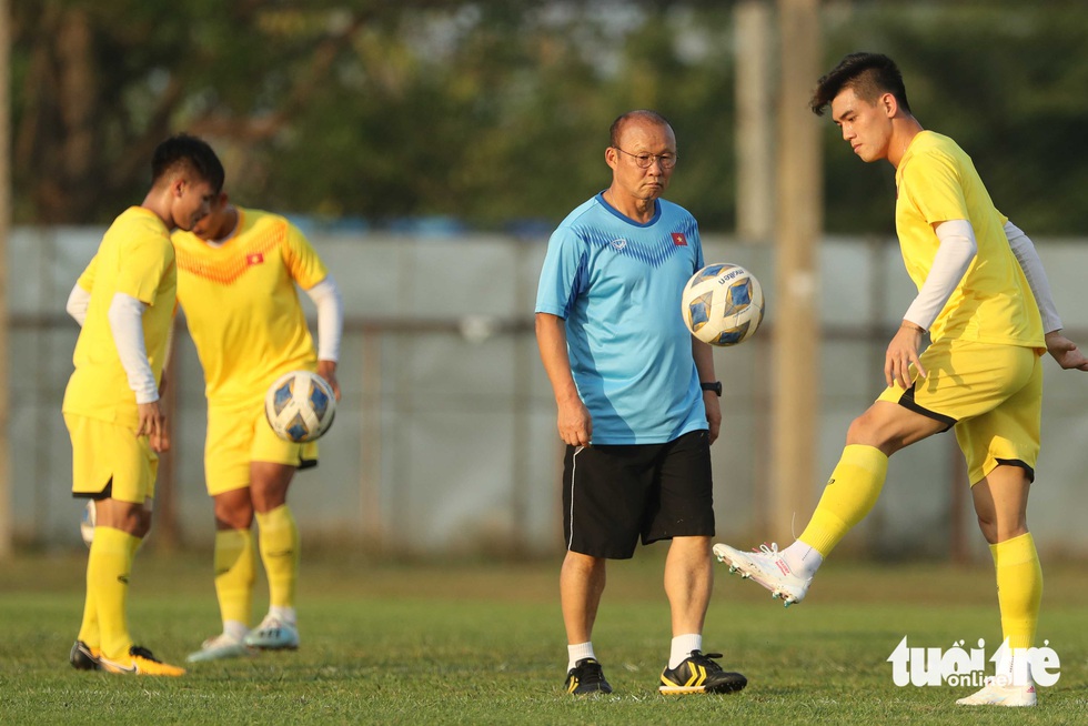 U23 Việt Nam tập rê dắt bóng trước trận gặp UAE - Ảnh 2. U23 Việt Nam tập rê dắt bóng trước trận gặp UAE - Ảnh 2.