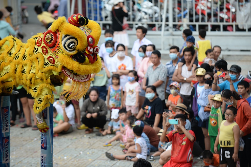 Lễ hội Nghinh Ông - Cần Giờ: Tưng bừng đường phố - Ảnh 1. Lễ hội Nghinh Ông - Cần Giờ: Tưng bừng đường phố - Ảnh 1.
