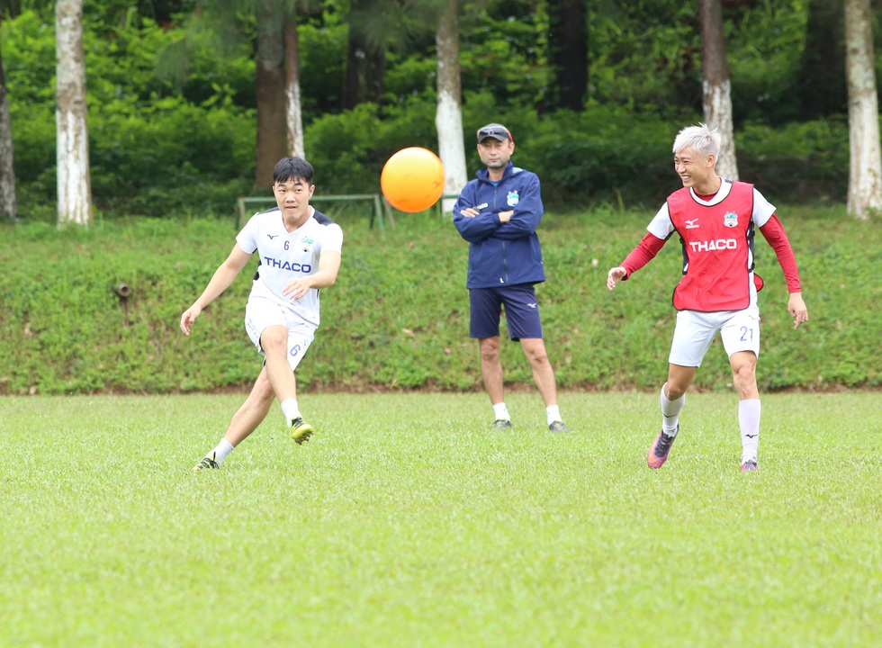 Ngoại binh Hoàng Anh Gia Lai chấn thương vô duyên trước trận gặp CLB Hà Nội - Ảnh 4. Ngoại binh Hoàng Anh Gia Lai chấn thương vô duyên trước trận gặp CLB Hà Nội - Ảnh 4.
