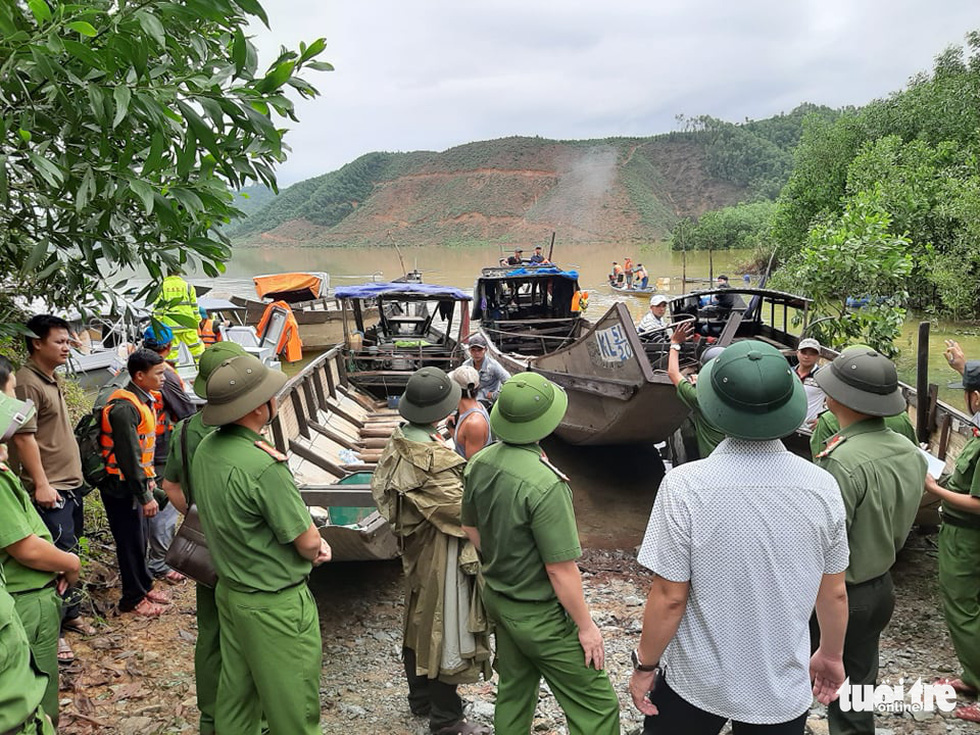 Kinh hoàng khung cảnh khu nhà điều hành thủy điện Rào Trăng 3 bị vùi lấp - Ảnh 3.