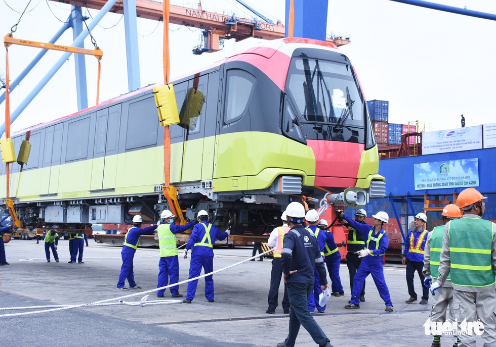 Chiêm ngưỡng đoàn tàu metro Nhổn - ga Hà Nội rời cảng Hải Phòng - Ảnh 9. Chiêm ngưỡng đoàn tàu metro Nhổn - ga Hà Nội rời cảng Hải Phòng - Ảnh 9.