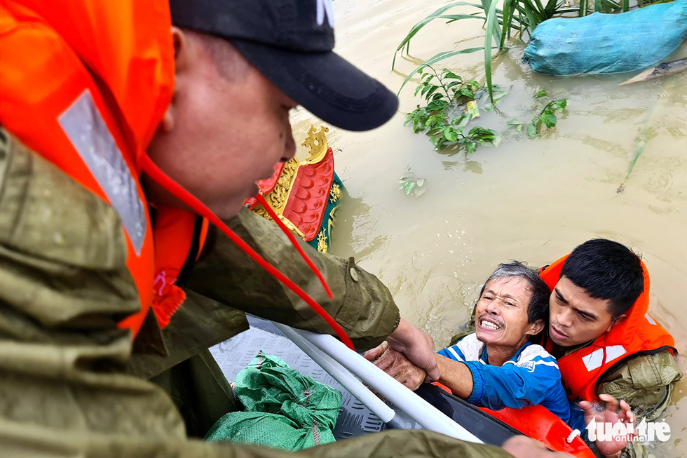 Quang Binh turns into a new navel flood - Photo 1.