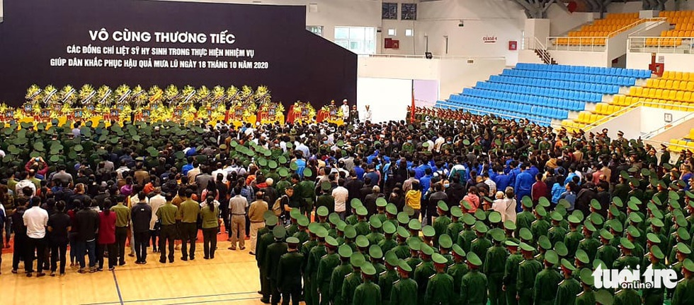 Lễ truy điệu 22 chiến sĩ Đoàn Kinh tế quốc phòng 337: Tiễn các anh về với quê nhà - Ảnh 13. Lễ truy điệu 22 chiến sĩ Đoàn Kinh tế quốc phòng 337: Tiễn các anh về với quê nhà - Ảnh 13.