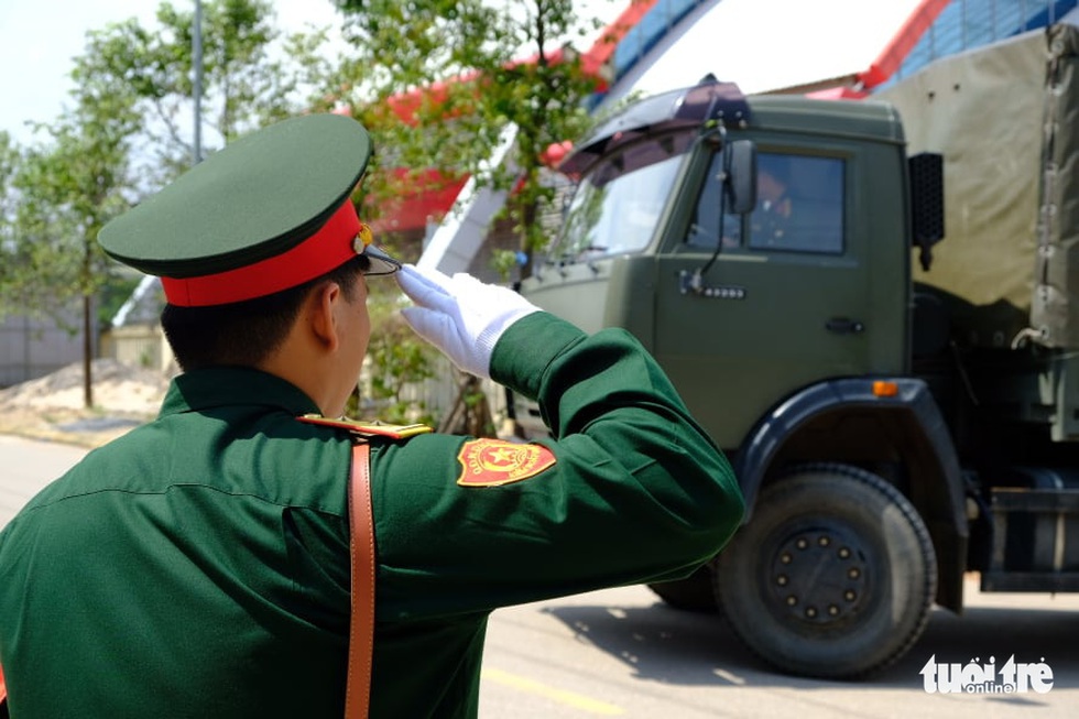 Lễ truy điệu 22 chiến sĩ Đoàn Kinh tế quốc phòng 337: Tiễn các anh về với quê nhà - Ảnh 5. Lễ truy điệu 22 chiến sĩ Đoàn Kinh tế quốc phòng 337: Tiễn các anh về với quê nhà - Ảnh 5.