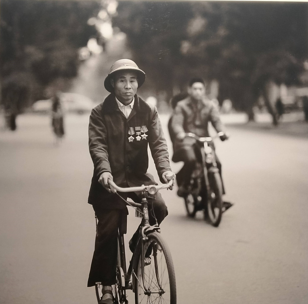 Photos from Hanoi 1967-1975 by a German photographer who deeply loves Vietnam - Photo 9.