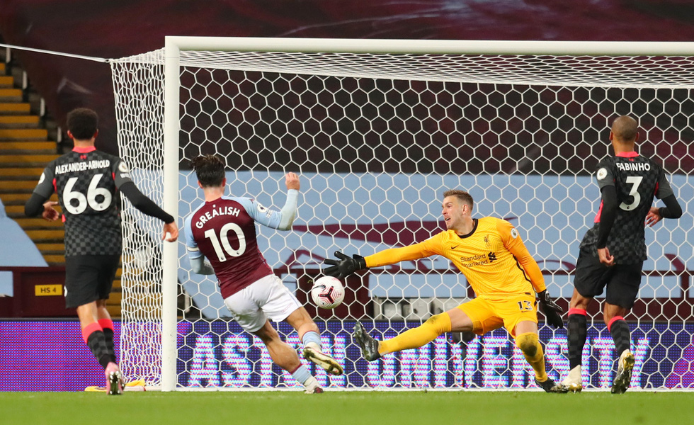 Những khoảnh khắc ấn tượng trong ngày Man Utd, Liverpool cùng bị nhấn chìm - Ảnh 21. Những khoảnh khắc ấn tượng trong ngày Man Utd, Liverpool cùng bị nhấn chìm - Ảnh 21.