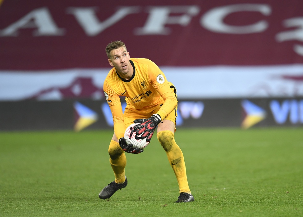 Những khoảnh khắc ấn tượng trong ngày Man Utd, Liverpool cùng bị nhấn chìm - Ảnh 22. Những khoảnh khắc ấn tượng trong ngày Man Utd, Liverpool cùng bị nhấn chìm - Ảnh 22.