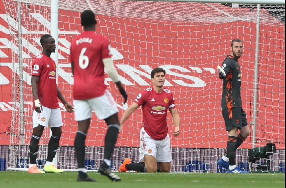 Những khoảnh khắc ấn tượng trong ngày Man Utd, Liverpool cùng bị nhấn chìm - Ảnh 5. Những khoảnh khắc ấn tượng trong ngày Man Utd, Liverpool cùng bị nhấn chìm - Ảnh 5.
