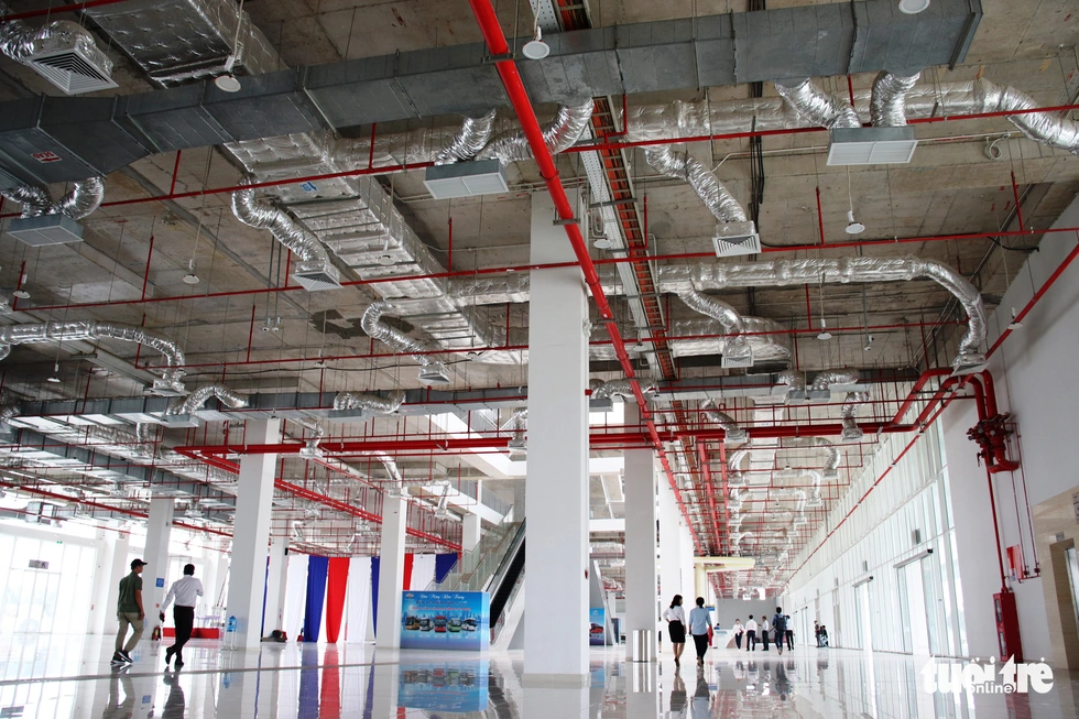 Cận cảnh bến xe Miền Đông mới hiện đại và lớn nhất nước - Ảnh 8. Cận cảnh bến xe Miền Đông mới hiện đại và lớn nhất nước - Ảnh 8.
