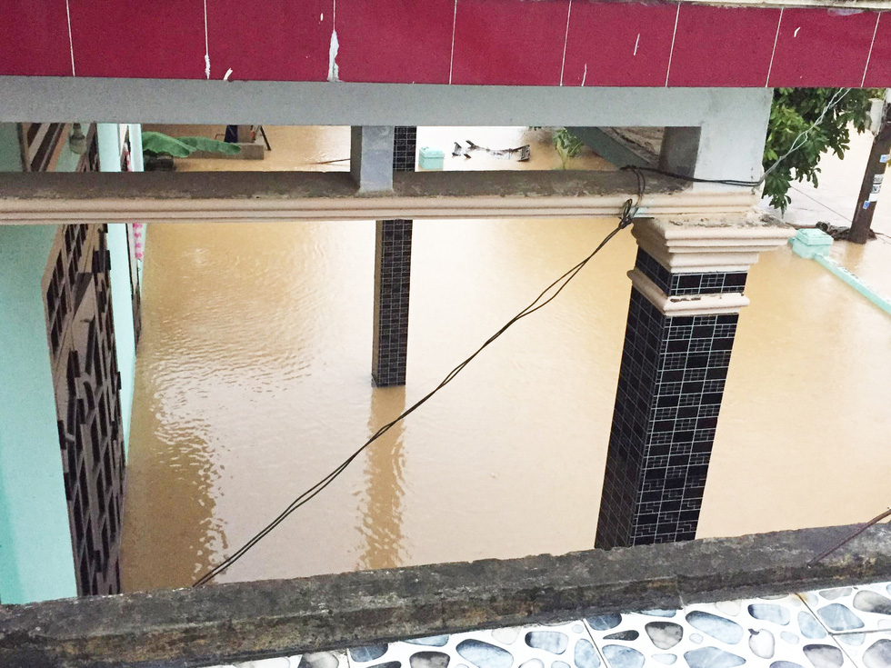 Quảng Nam, Huế mưa dồn dập, nhiều khu vực bị ngập lũ, sạt lở - Ảnh 3.
