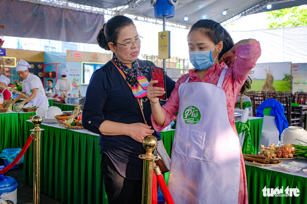 Hương phở thơm ngào ngạt ở cuộc thi ‘Đi tìm người nấu Phở ngon năm 2020’ - Ảnh 10.