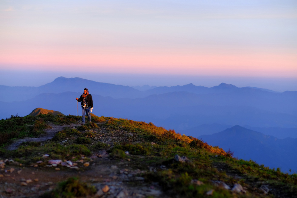 2 days climbing the top of Ta Chinh Nhu mountain watching the purple sunset - Photo 6.