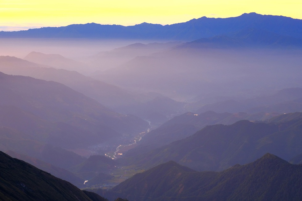 2 days climbing the top of Ta Chinh Nhu mountain watching the purple sunset - Photo 10.