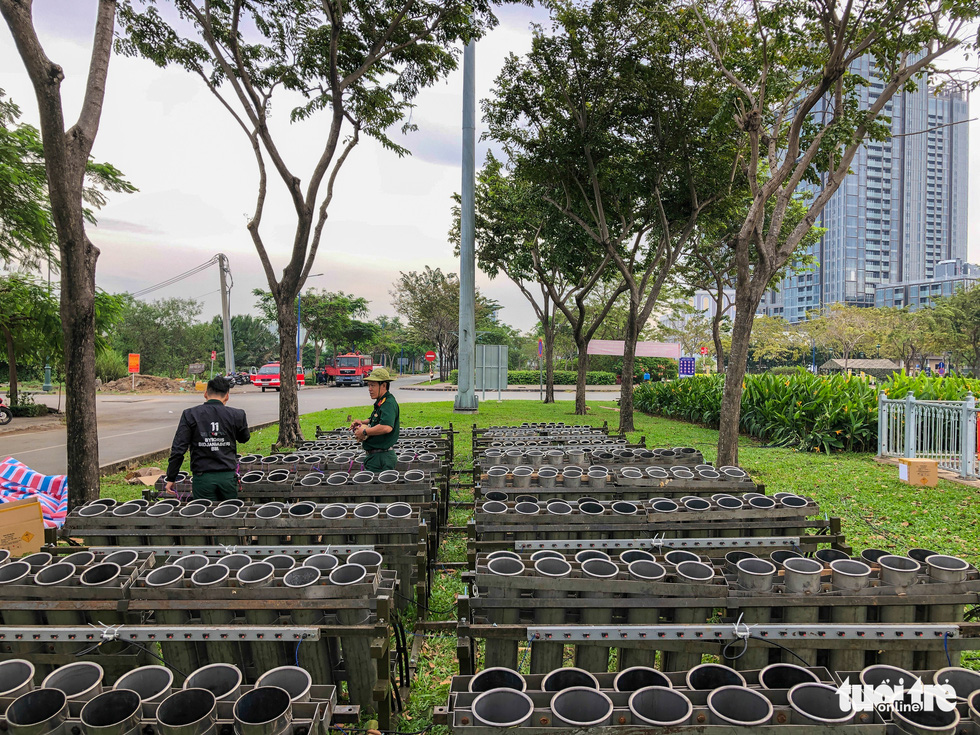 Overview of the fireworks battlefield ready to welcome the new year 2021 in Ho Chi Minh City - Photo 13.