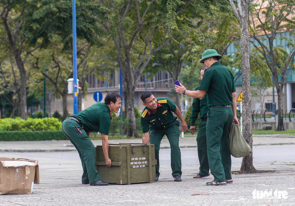 Overview of the fireworks field ready to welcome the new year 2021 in Ho Chi Minh City - Photo 4.