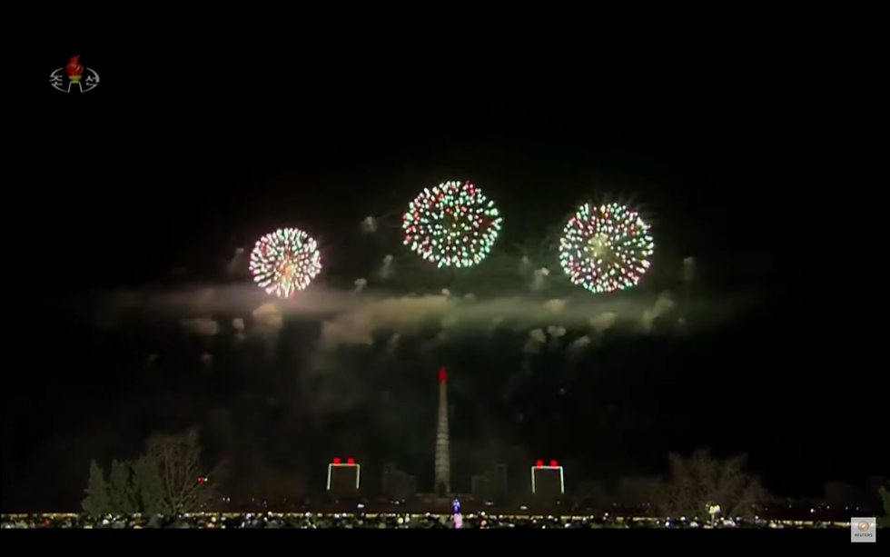 Hello 2021: South Korea silently welcomes the New Year, North Korea opens a music festival, displays fireworks - Photo 1.