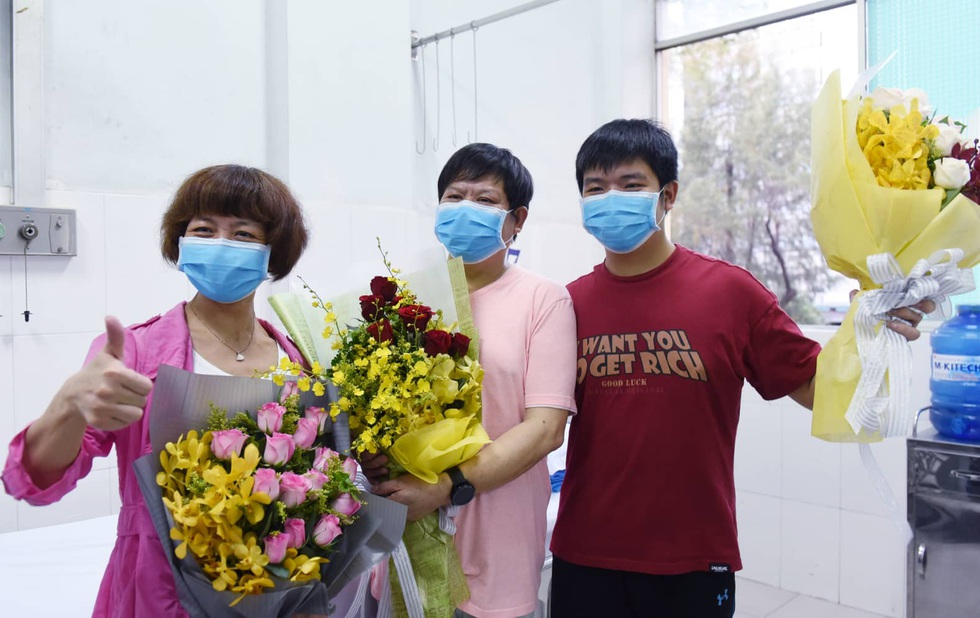 Bệnh nhân Li Ding: ‘Cảm ơn Việt Nam - cảm ơn bác sĩ Việt Nam!’ - Ảnh 6. Bệnh nhân Li Ding: ‘Cảm ơn Việt Nam - cảm ơn bác sĩ Việt Nam!’ - Ảnh 6.