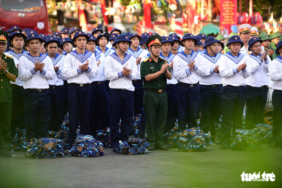 Hơn 4.000 thanh niên TP.HCM lên đường tòng quân - Ảnh 5. Hơn 4.000 thanh niên TP.HCM lên đường tòng quân - Ảnh 5.
