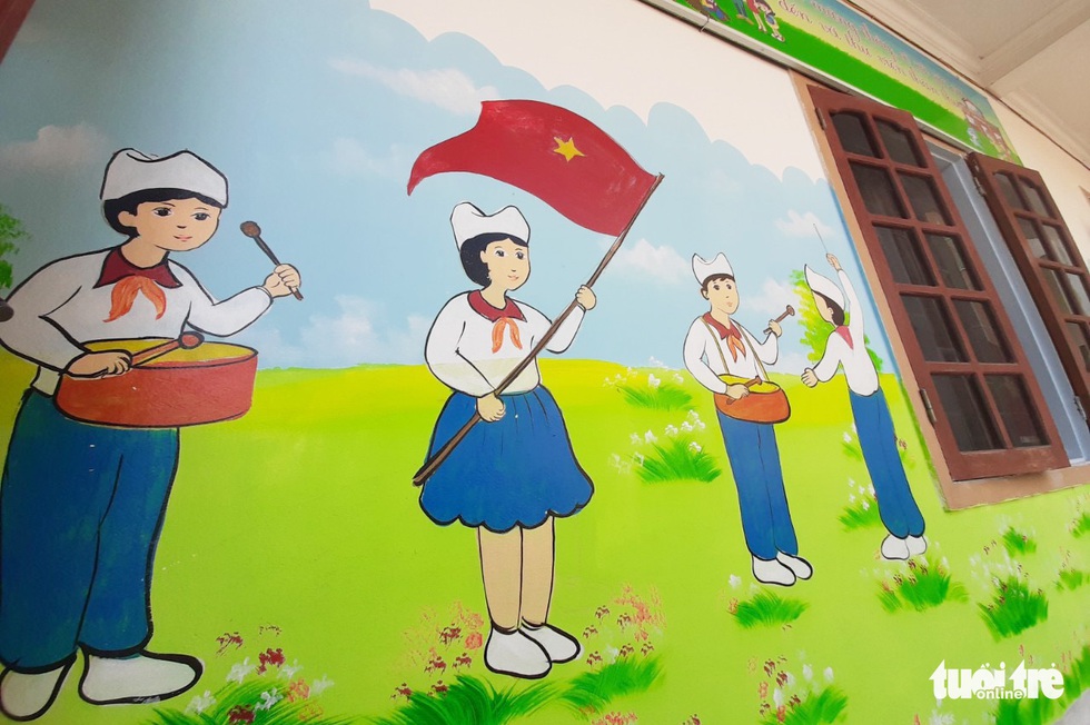 Thầy cô làm thư viện rực rỡ chờ đón học sinh trở lại trường - Ảnh 8. Thầy cô làm thư viện rực rỡ chờ đón học sinh trở lại trường - Ảnh 8.