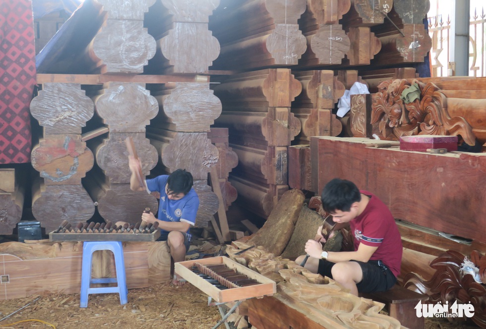 Vào xưởng mộc làm rường cột mới cho nhà thờ Bùi Chu - Ảnh 5. Vào xưởng mộc làm rường cột mới cho nhà thờ Bùi Chu - Ảnh 5.