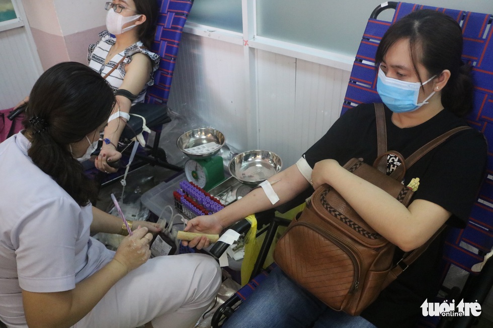 TP.HCM: Hơn 1.000 người tham gia hiến máu - Ảnh 1. TP.HCM: Hơn 1.000 người tham gia hiến máu - Ảnh 1.