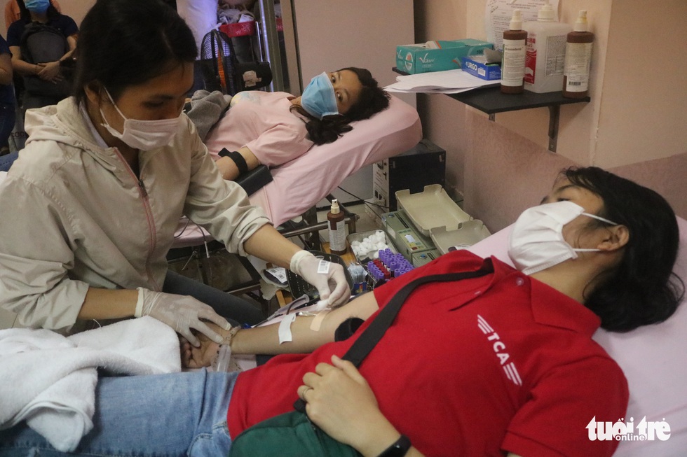 TP.HCM: Hơn 1.000 người tham gia hiến máu - Ảnh 4. TP.HCM: Hơn 1.000 người tham gia hiến máu - Ảnh 4.