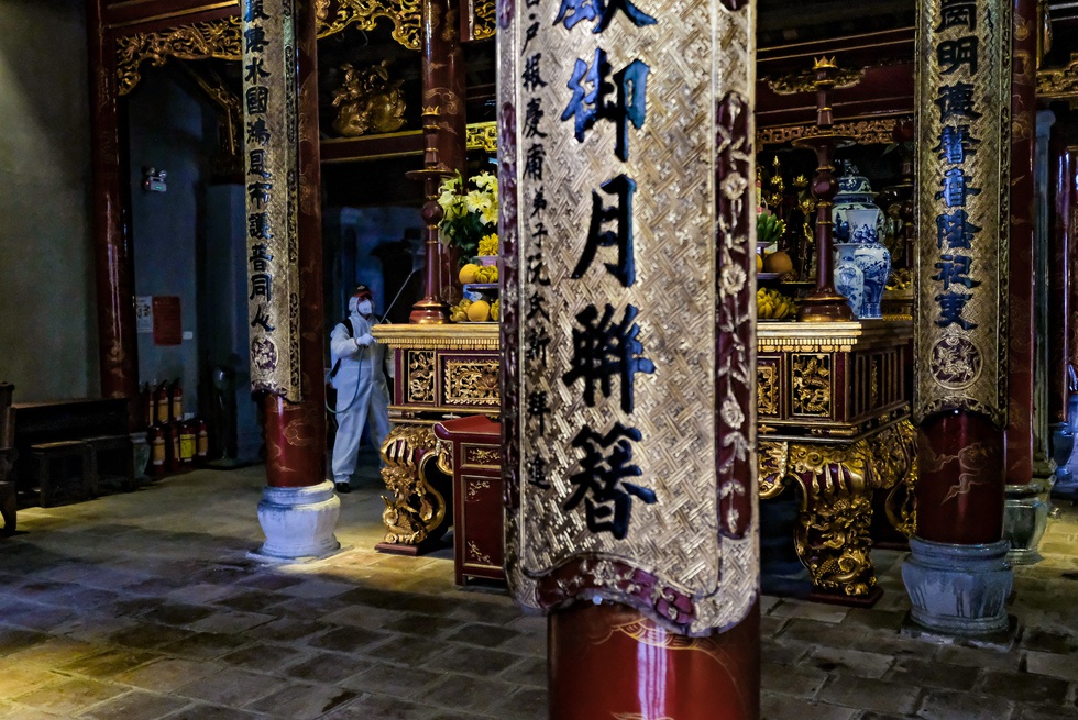 Khử trùng di tích nhà tù Hỏa Lò, Hoàng thành Thăng Long, Văn Miếu... - Ảnh 6. Khử trùng di tích nhà tù Hỏa Lò, Hoàng thành Thăng Long, Văn Miếu... - Ảnh 6.
