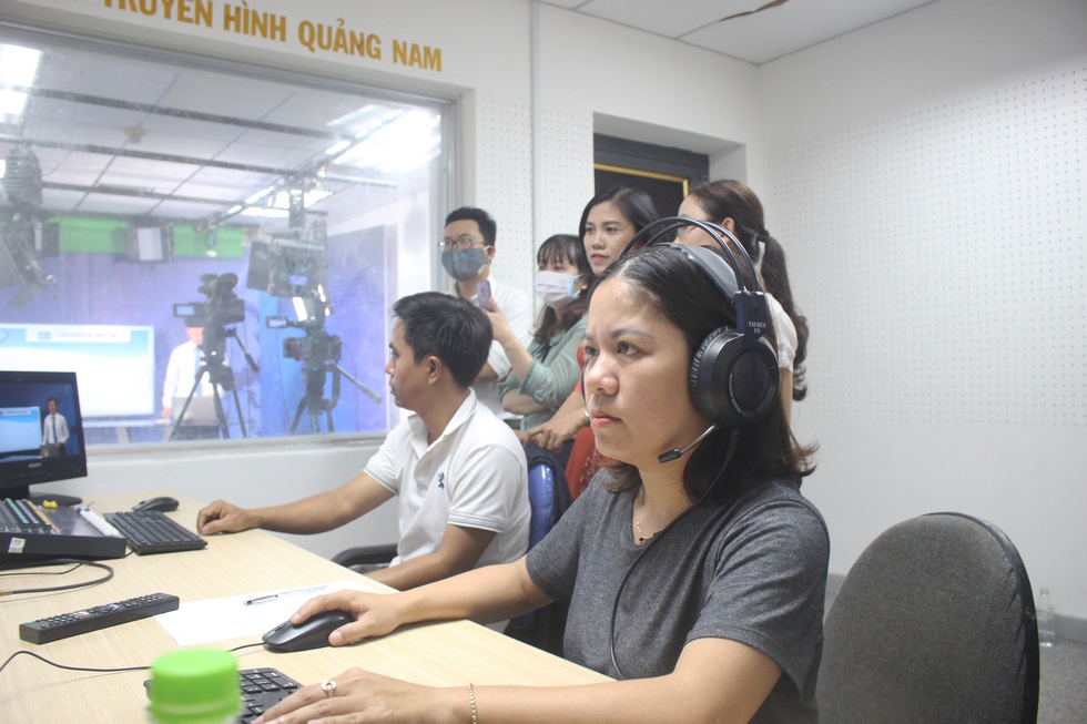 Giáo viên dạy học qua truyền hình phải chuẩn bị như thế nào? - Ảnh 4. Giáo viên dạy học qua truyền hình phải chuẩn bị như thế nào? - Ảnh 4.