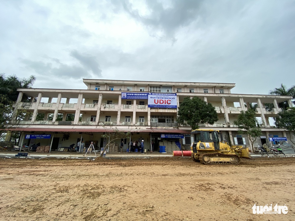Gấp rút làm mới bệnh viện cũ thành nơi cách ly phòng dịch COVID-19 - Ảnh 2. Gấp rút làm mới bệnh viện cũ thành nơi cách ly phòng dịch COVID-19 - Ảnh 2.