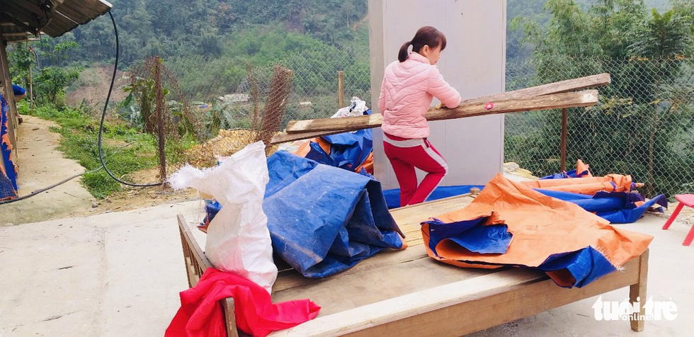 Thầy cô tranh thủ nghỉ dịch san đồi mở lớp cho bản xa - Ảnh 8. Thầy cô tranh thủ nghỉ dịch san đồi mở lớp cho bản xa - Ảnh 8.