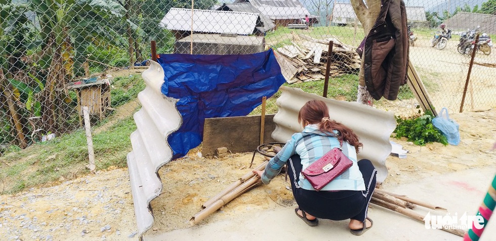 Thầy cô tranh thủ nghỉ dịch san đồi mở lớp cho bản xa - Ảnh 10. Thầy cô tranh thủ nghỉ dịch san đồi mở lớp cho bản xa - Ảnh 10.
