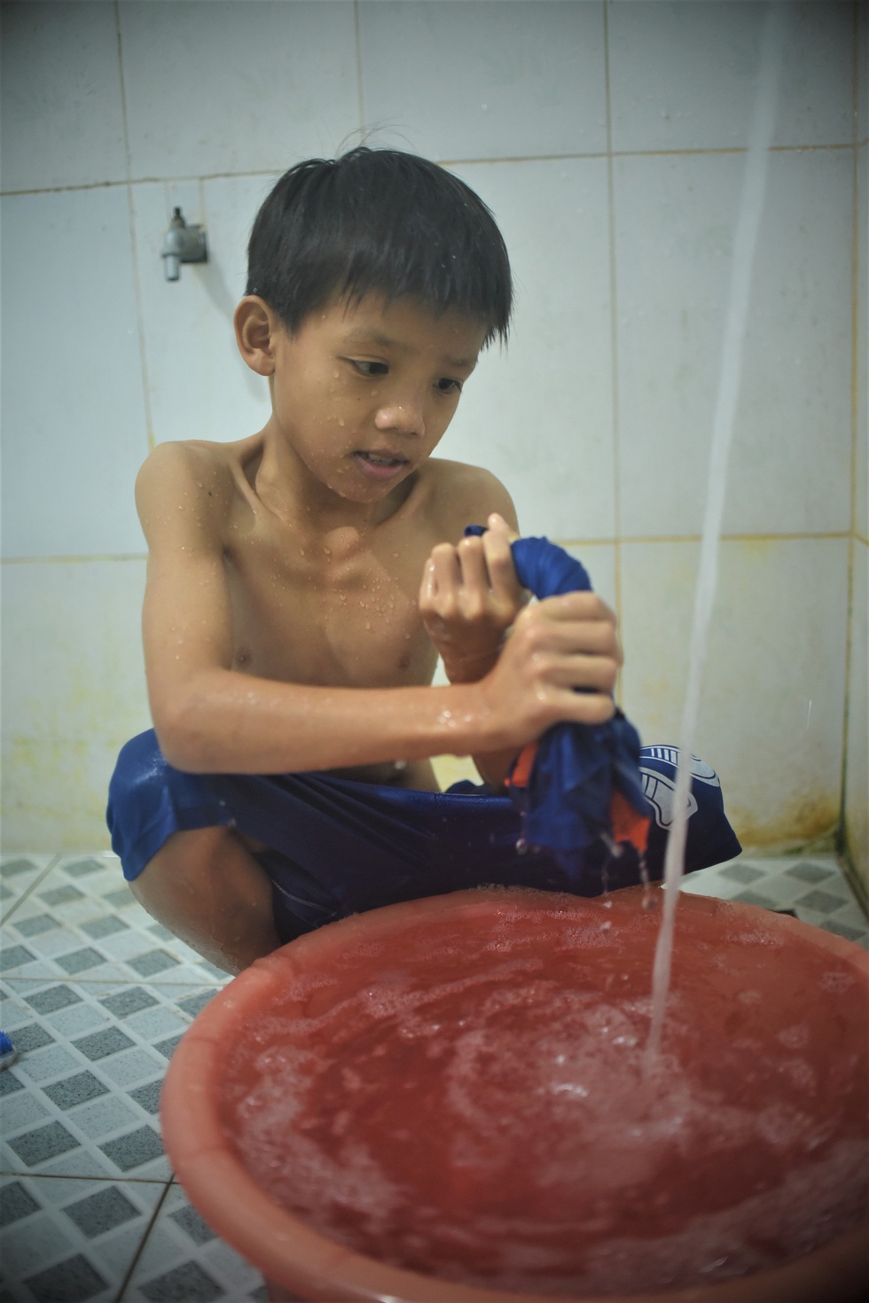 Đứa con nuôi của đồn biên phòng - Ảnh 9. Đứa con nuôi của đồn biên phòng - Ảnh 9.
