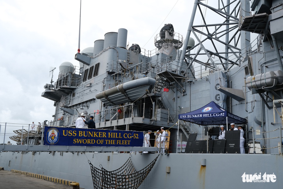 Bên trong tuần dương hạm USS Bunker Hill đang ghé thăm Đà Nẵng - Ảnh 1. Bên trong tuần dương hạm USS Bunker Hill đang ghé thăm Đà Nẵng - Ảnh 1.