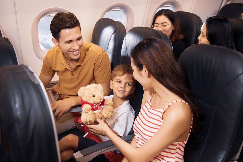 Vietjet tung thẻ vạn năng, khách bay được cả năm không giới hạn số chuyến - Ảnh 1. Vietjet tung thẻ vạn năng, khách bay được cả năm không giới hạn số chuyến - Ảnh 1.