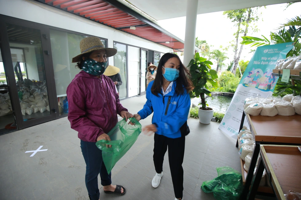 Siêu thị hạnh phúc - siêu thị 0 đồng dành tặng người nghèo - Ảnh 1. Siêu thị hạnh phúc - siêu thị 0 đồng dành tặng người nghèo - Ảnh 1.