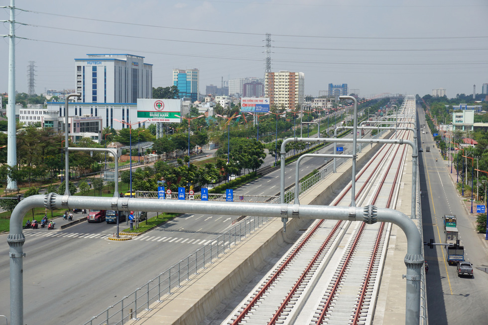 Cận cảnh metro số 1 Bến Thành - Suối Tiên đang hoàn thiện - Ảnh 3.