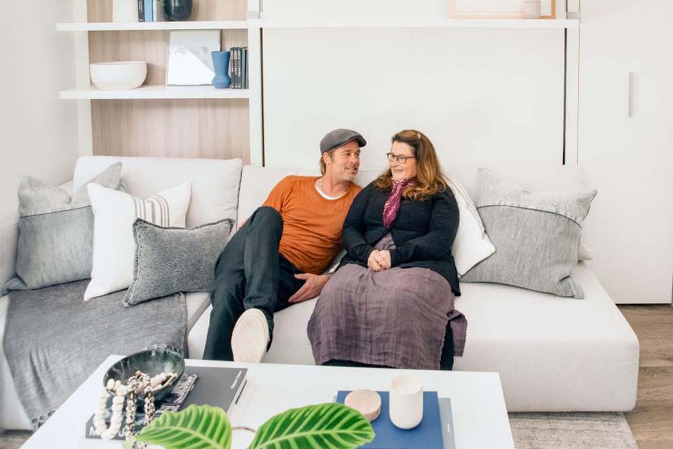 Brad Pitt tự tay sửa nhà cho bạn thân, được khen là quý ông đích thực - Ảnh 12. Brad Pitt tự tay sửa nhà cho bạn thân, được khen là quý ông đích thực - Ảnh 12.