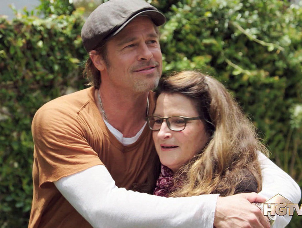 Brad Pitt tự tay sửa nhà cho bạn thân, được khen là quý ông đích thực - Ảnh 1. Brad Pitt tự tay sửa nhà cho bạn thân, được khen là quý ông đích thực - Ảnh 1.
